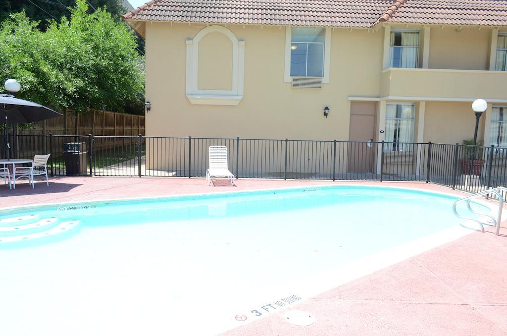 Memorial Inn And Suites ヒューストン エクステリア 写真