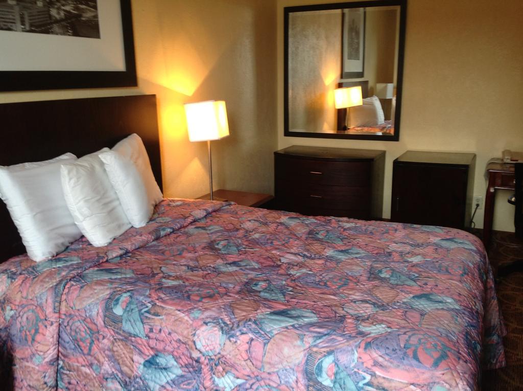 Memorial Inn And Suites ヒューストン エクステリア 写真